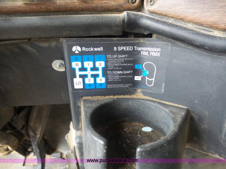 image for item J1685 1993 Freightliner silage grain truck