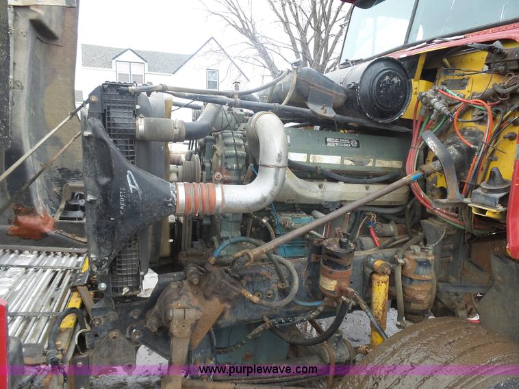 image for item J1685 1993 Freightliner silage grain truck