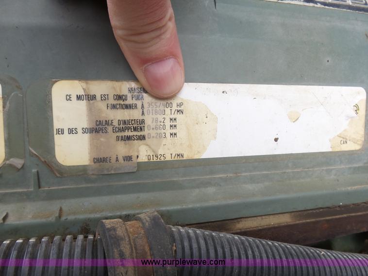 image for item J1685 1993 Freightliner silage grain truck