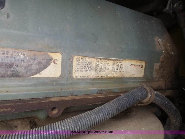 image for item J1685 1993 Freightliner silage grain truck