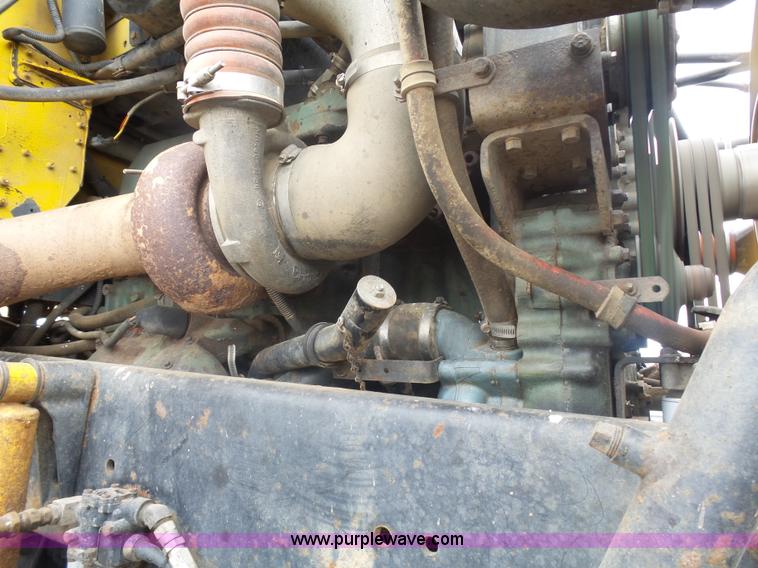 image for item J1685 1993 Freightliner silage grain truck