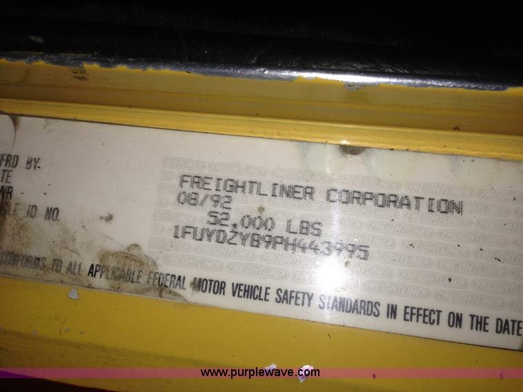 image for item J1685 1993 Freightliner silage grain truck