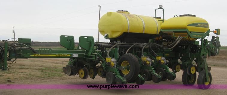 image for item J2874 2013 John Deere 1770NT CCS no-till planter
