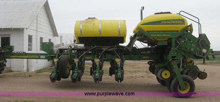 image for item J2874 2013 John Deere 1770NT CCS no-till planter