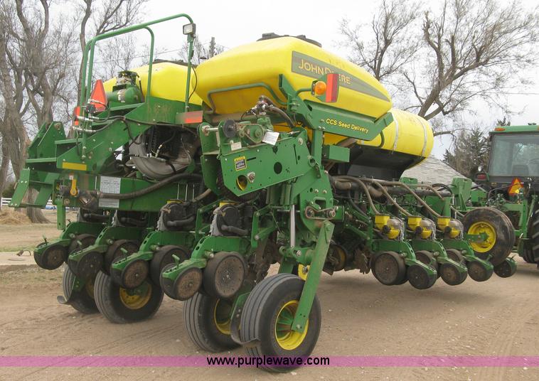 image for item J2874 2013 John Deere 1770NT CCS no-till planter