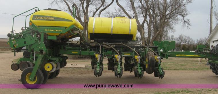 image for item J2874 2013 John Deere 1770NT CCS no-till planter