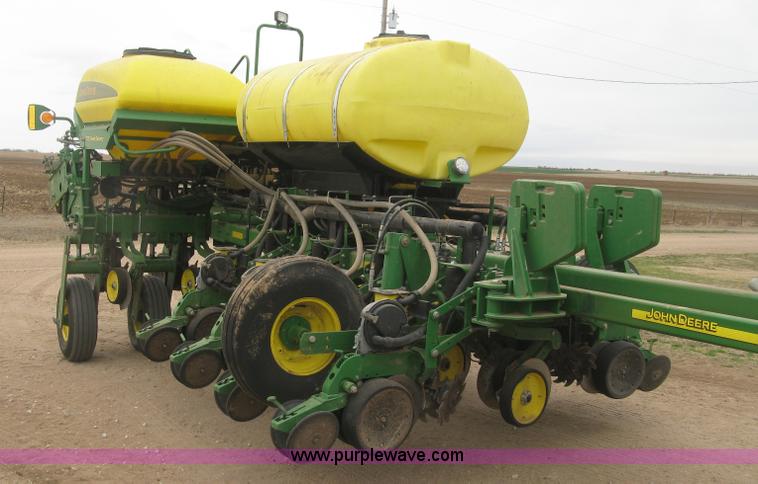 image for item J2874 2013 John Deere 1770NT CCS no-till planter