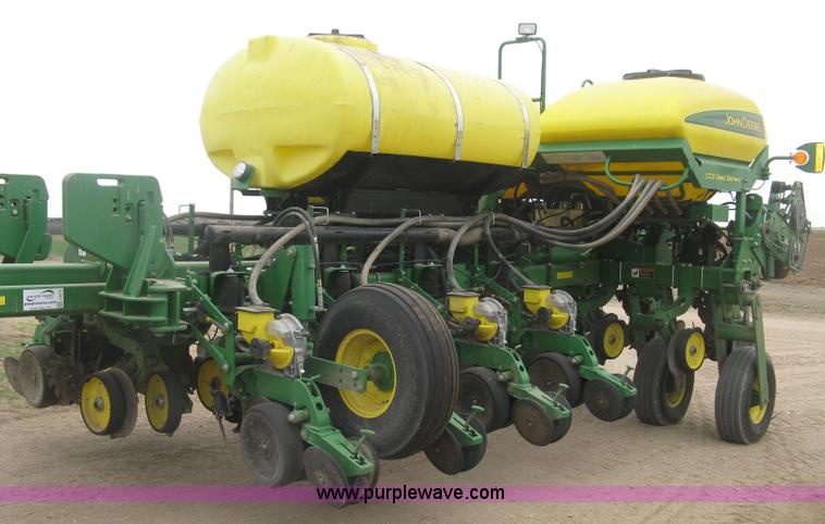 image for item J2874 2013 John Deere 1770NT CCS no-till planter