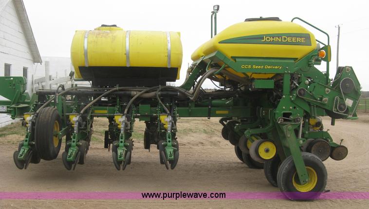 image for item J2874 2013 John Deere 1770NT CCS no-till planter