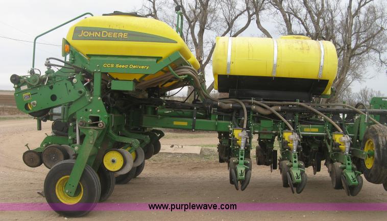 image for item J2874 2013 John Deere 1770NT CCS no-till planter