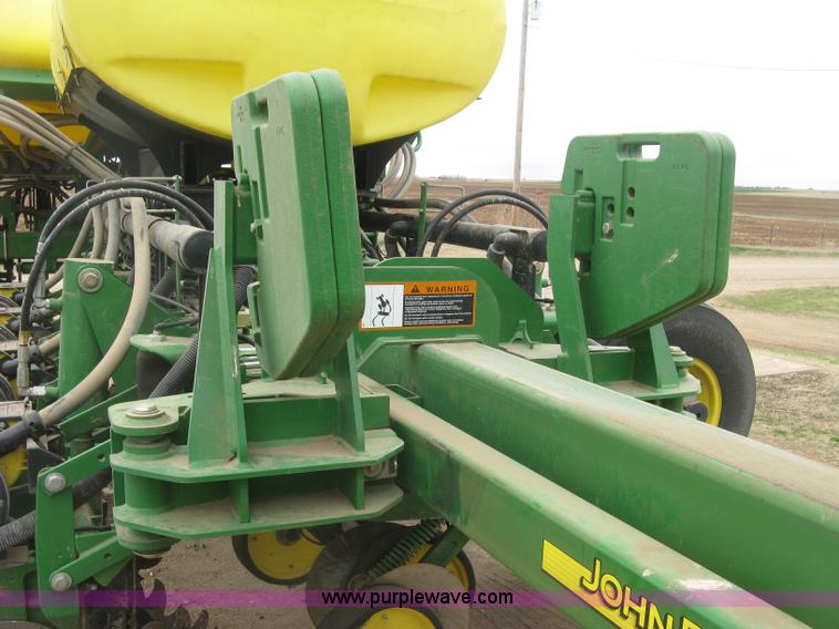 image for item J2874 2013 John Deere 1770NT CCS no-till planter