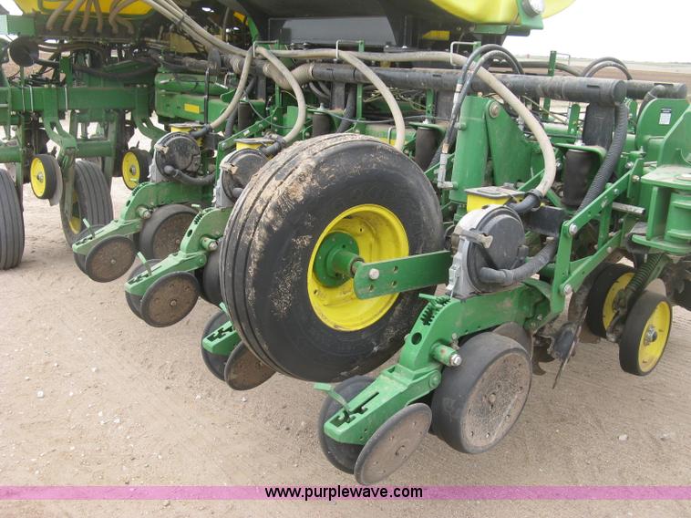 image for item J2874 2013 John Deere 1770NT CCS no-till planter