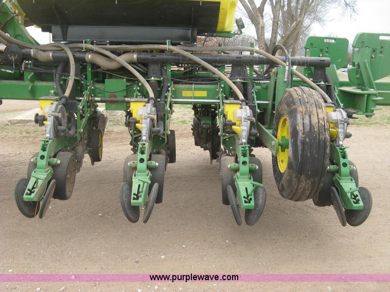 image for item J2874 2013 John Deere 1770NT CCS no-till planter