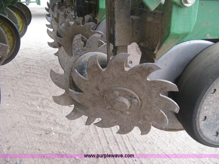 image for item J2874 2013 John Deere 1770NT CCS no-till planter