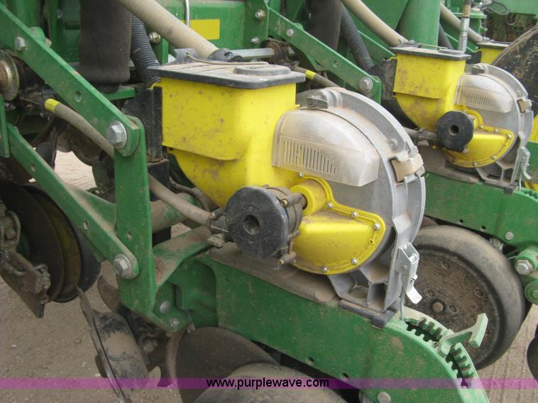 image for item J2874 2013 John Deere 1770NT CCS no-till planter
