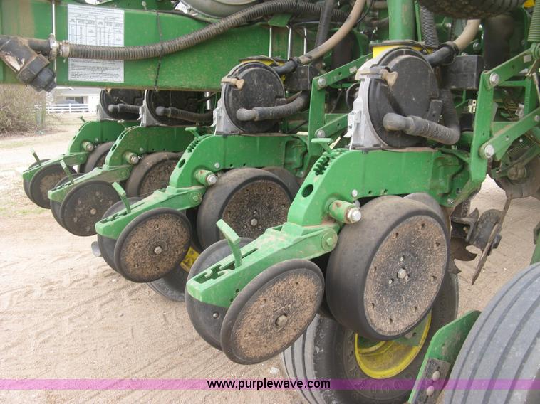 image for item J2874 2013 John Deere 1770NT CCS no-till planter