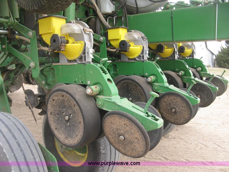 image for item J2874 2013 John Deere 1770NT CCS no-till planter