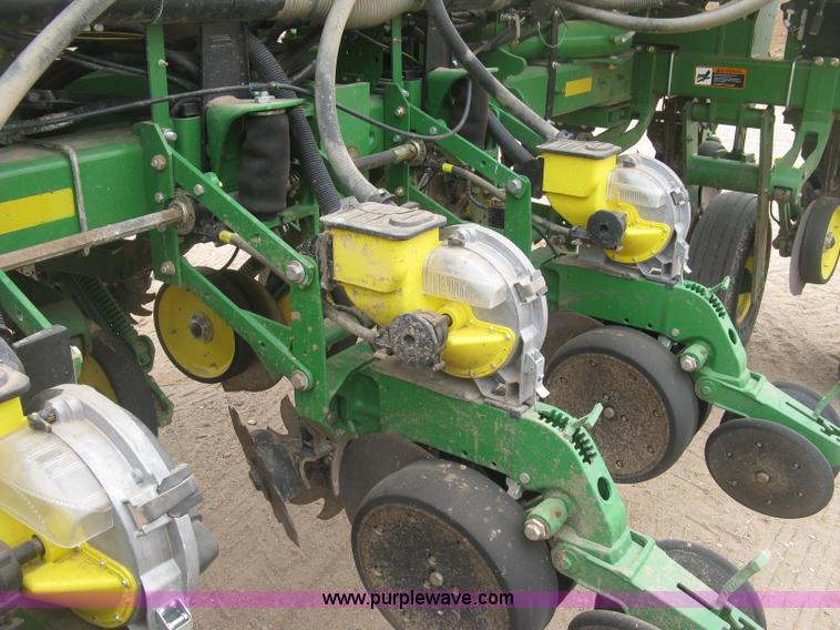 image for item J2874 2013 John Deere 1770NT CCS no-till planter