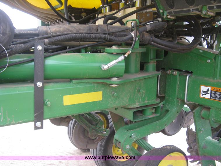 image for item J2874 2013 John Deere 1770NT CCS no-till planter