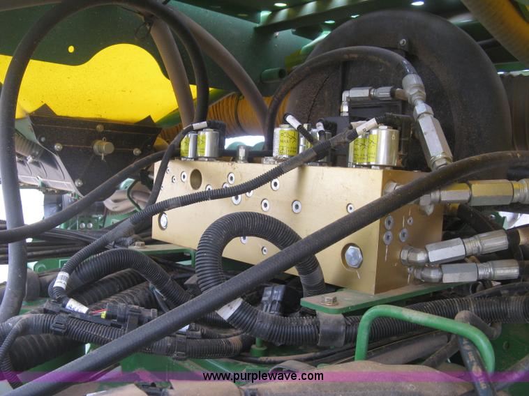 image for item J2874 2013 John Deere 1770NT CCS no-till planter