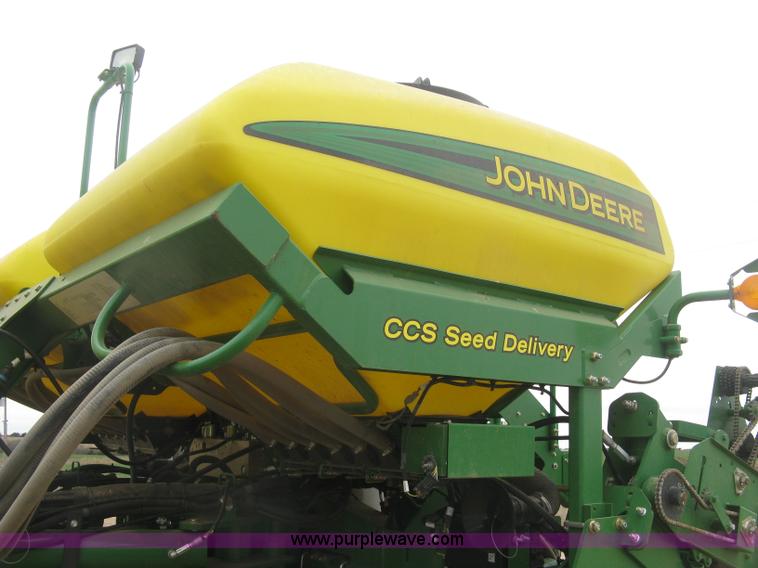 image for item J2874 2013 John Deere 1770NT CCS no-till planter