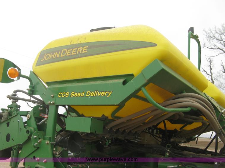 image for item J2874 2013 John Deere 1770NT CCS no-till planter