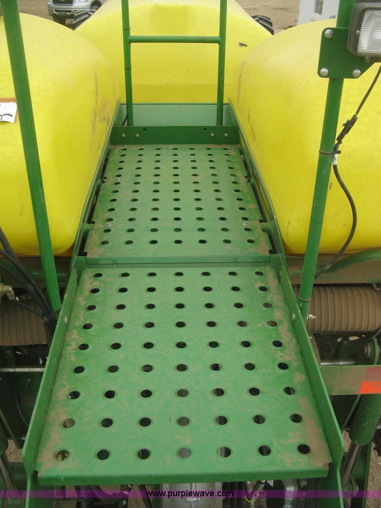image for item J2874 2013 John Deere 1770NT CCS no-till planter
