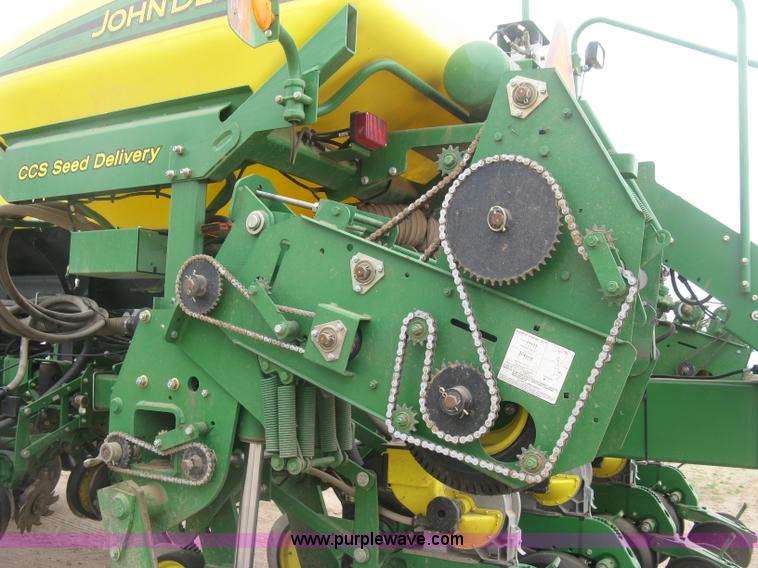 image for item J2874 2013 John Deere 1770NT CCS no-till planter
