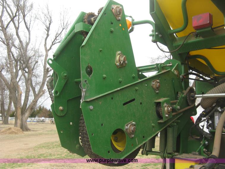 image for item J2874 2013 John Deere 1770NT CCS no-till planter