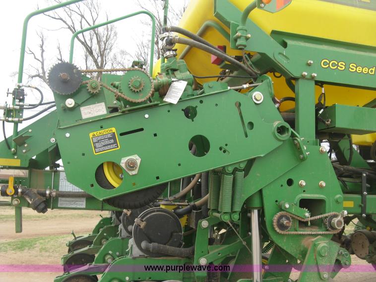 image for item J2874 2013 John Deere 1770NT CCS no-till planter
