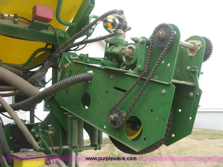 image for item J2874 2013 John Deere 1770NT CCS no-till planter