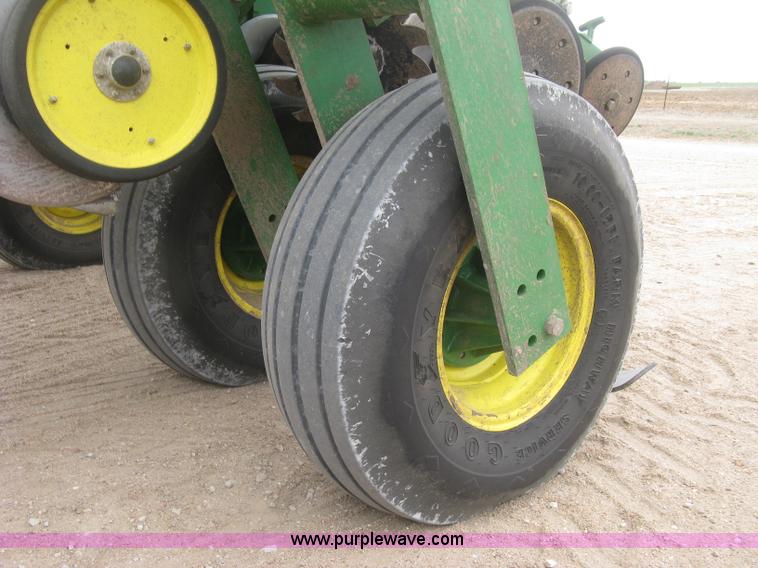 image for item J2874 2013 John Deere 1770NT CCS no-till planter