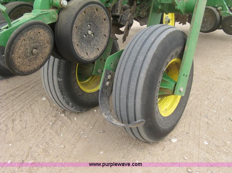 image for item J2874 2013 John Deere 1770NT CCS no-till planter