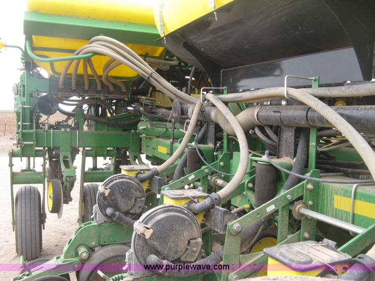 image for item J2874 2013 John Deere 1770NT CCS no-till planter