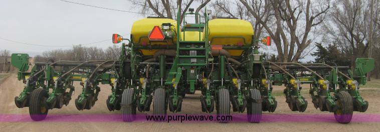 image for item J2874 2013 John Deere 1770NT CCS no-till planter