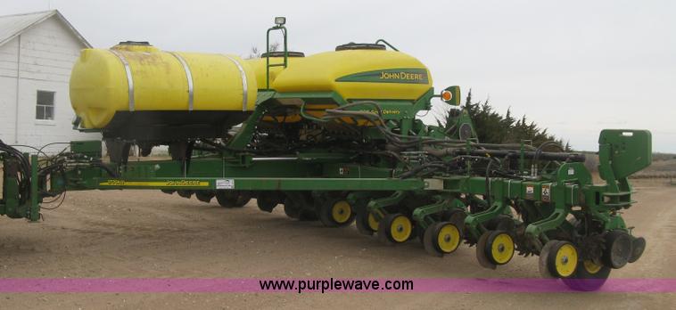 image for item J2874 2013 John Deere 1770NT CCS no-till planter