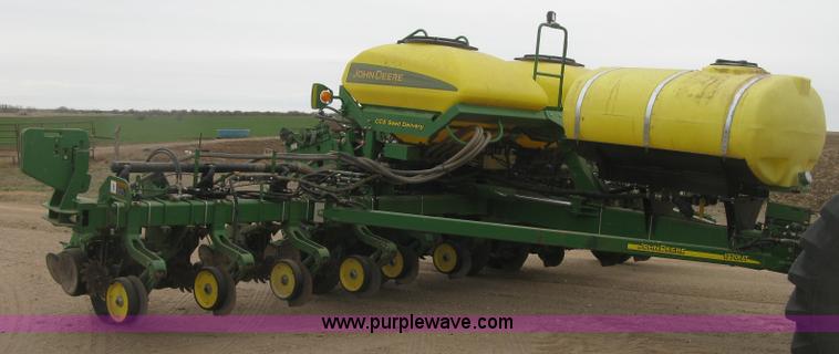 image for item J2874 2013 John Deere 1770NT CCS no-till planter
