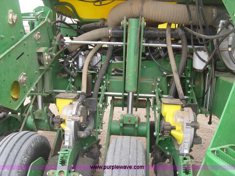 image for item J2874 2013 John Deere 1770NT CCS no-till planter