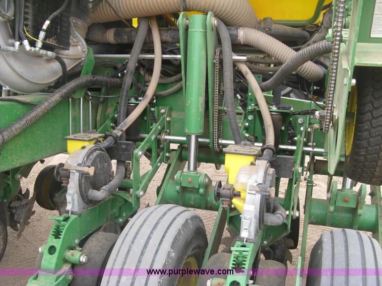 image for item J2874 2013 John Deere 1770NT CCS no-till planter