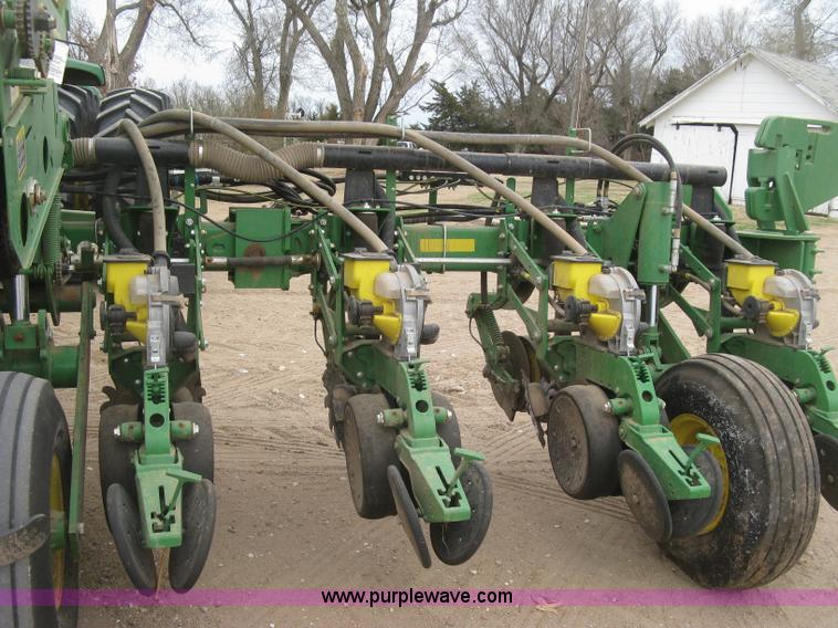 image for item J2874 2013 John Deere 1770NT CCS no-till planter