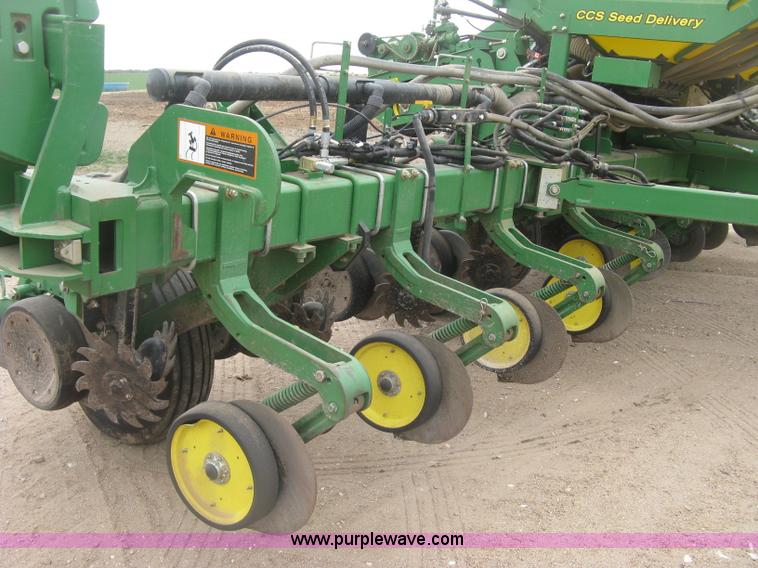 image for item J2874 2013 John Deere 1770NT CCS no-till planter