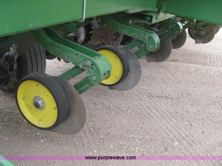 image for item J2874 2013 John Deere 1770NT CCS no-till planter