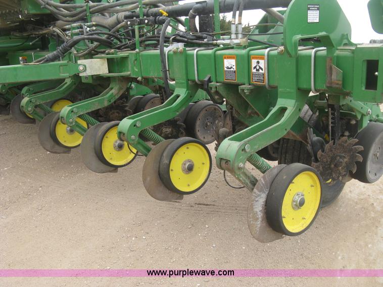 image for item J2874 2013 John Deere 1770NT CCS no-till planter