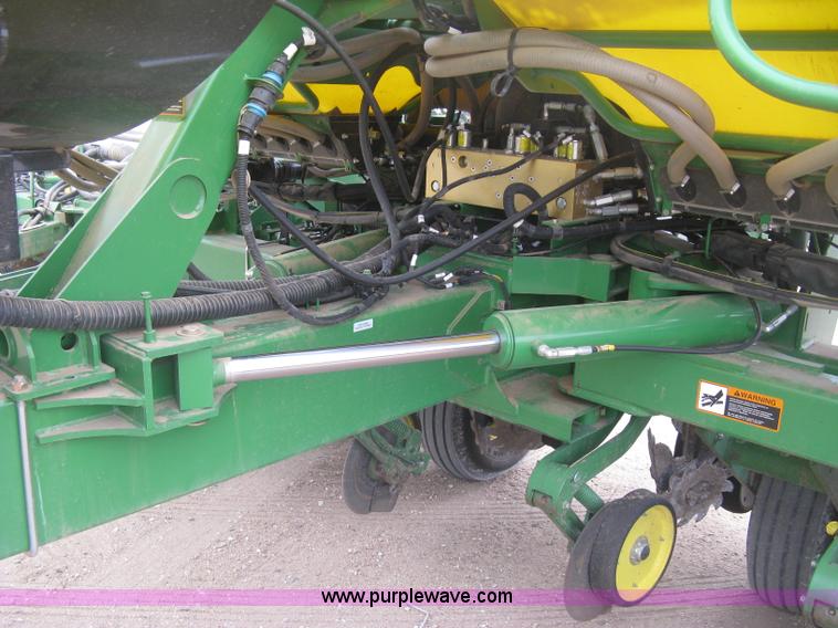 image for item J2874 2013 John Deere 1770NT CCS no-till planter