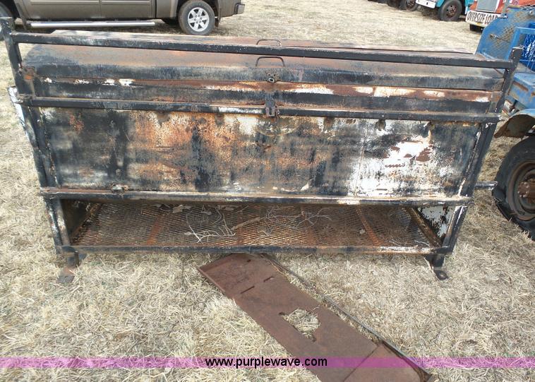 image for item J6220 Cake feeder