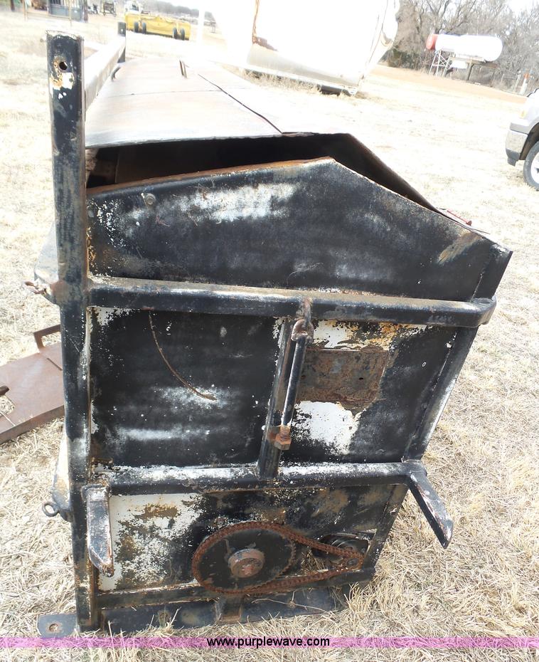 image for item J6220 Cake feeder