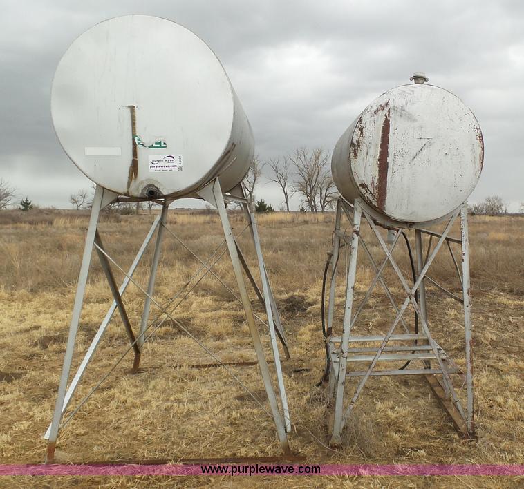 image for item J6223 (2) fuel tanks