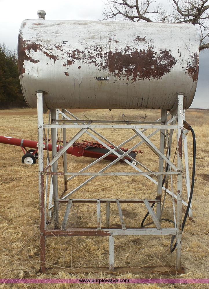 image for item J6223 (2) fuel tanks