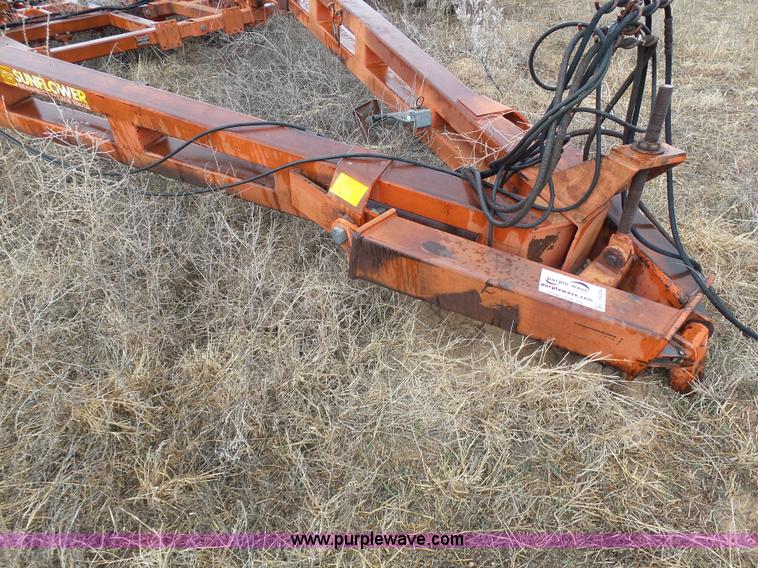 image for item J6226 Sunflower 3690-45 sweep plow