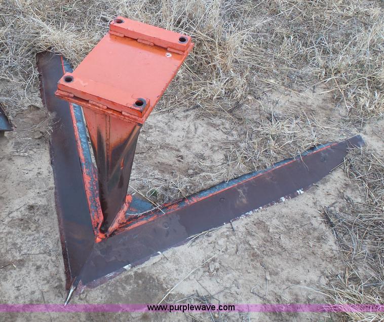 image for item J6226 Sunflower 3690-45 sweep plow